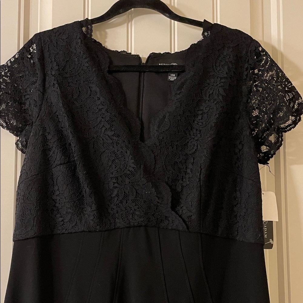 Betsy Adam Elegant Black Lace Mermaid style evening Dress